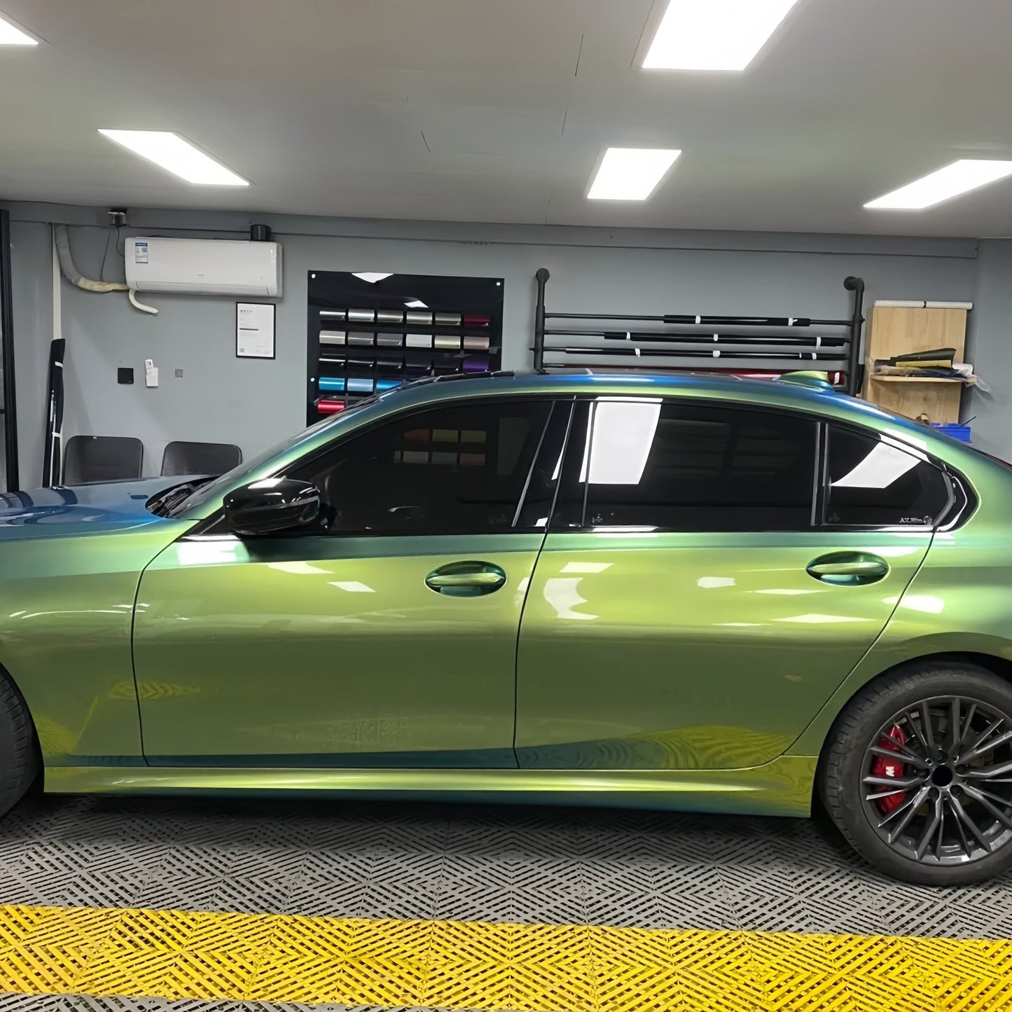 Vinilo para coche color verde jungla camaleón brillante