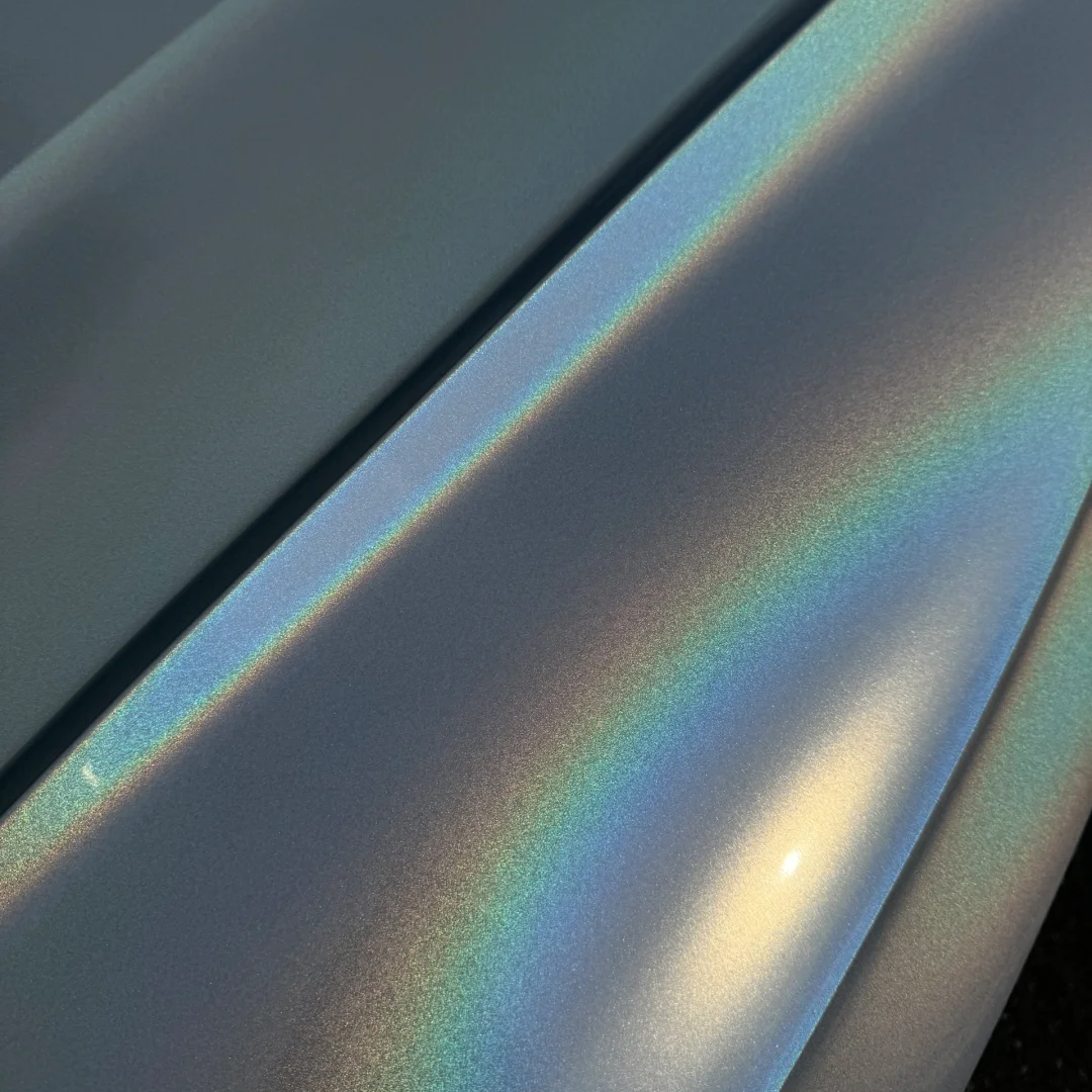 Vinilo para coche Toyota Tesla blanco láser mate