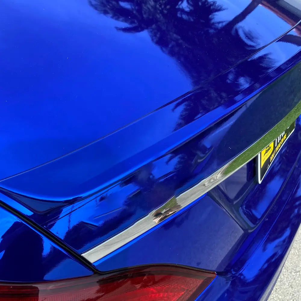 Vinilo para coche de calidad con acabado cromado tipo espejo azul