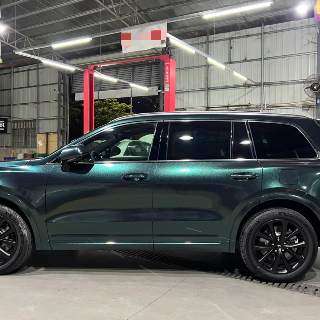 Vinilo para coche verde esmeralda metalizado brillante de Li Auto